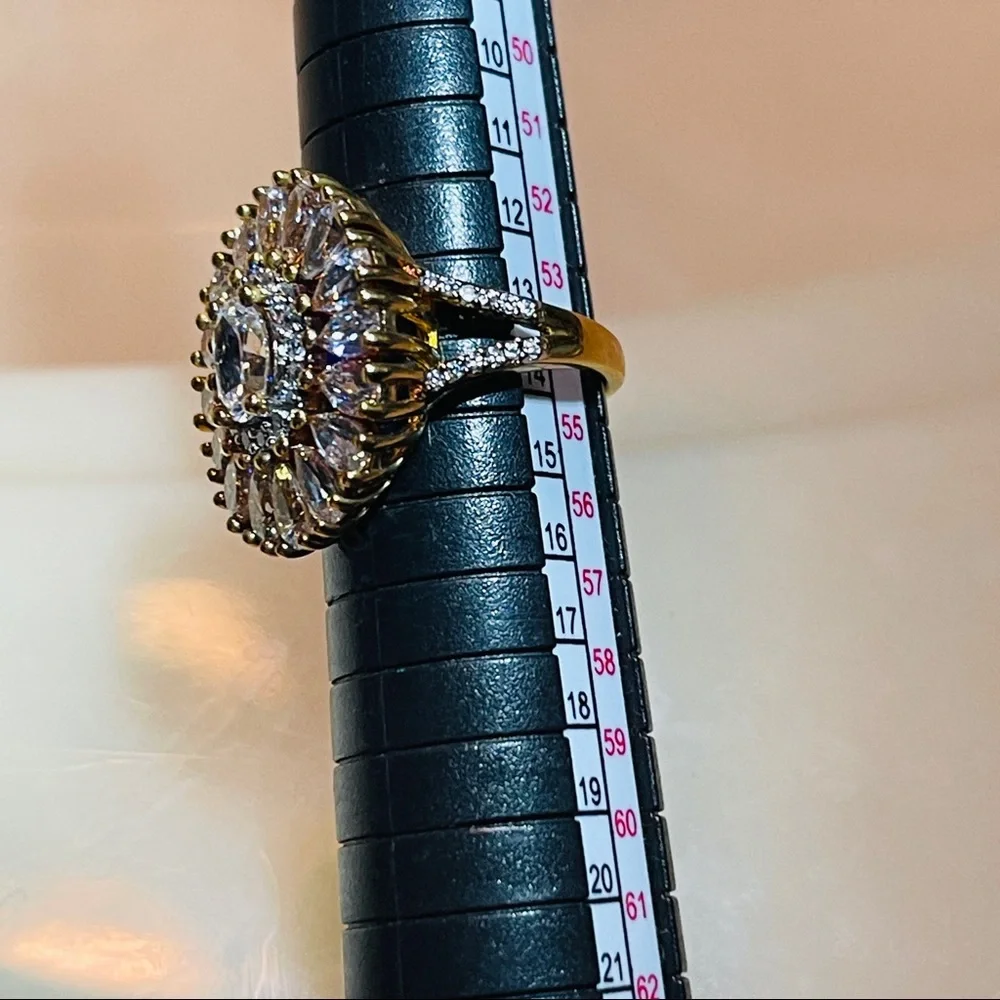 🌺Beautiful PAJ OZ GP. 925 Sterling Silver White Topaz Dinner Ring! - Picture 14 of 16